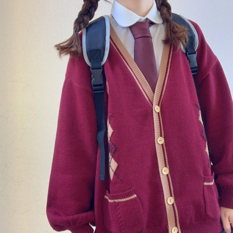 Đồng phục nữ sinh thiết kế đáng yêu độc đáo