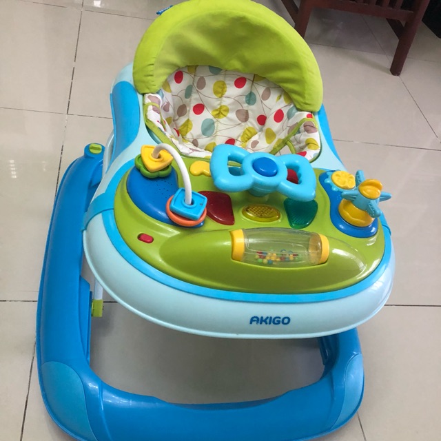 Xe tập đi cho bé