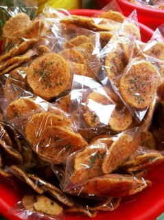 20 gói cơm cháy chiên nước mắm
