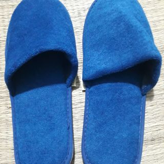 Dép xanh đi trong nhà