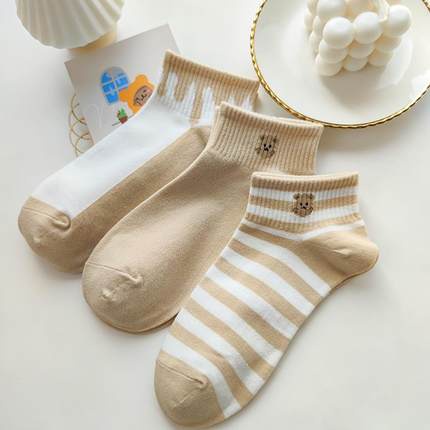 Vớ nữ cổ ngắn họa tiết con gấu