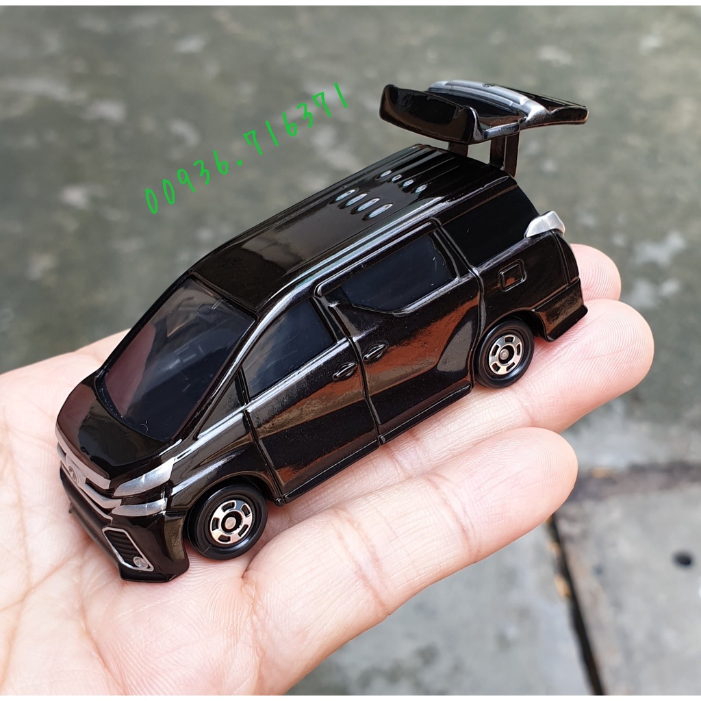 Mô hình siêu xe Toyota Vellfire màu đen mở được cốp sau tomica Nhật bản