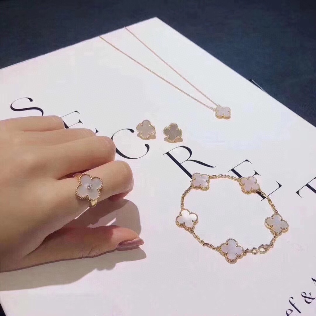 Vòng Đeo Tay Bạc 925 Hình Cỏ Bốn Lá Thời Trang Cho Nữ