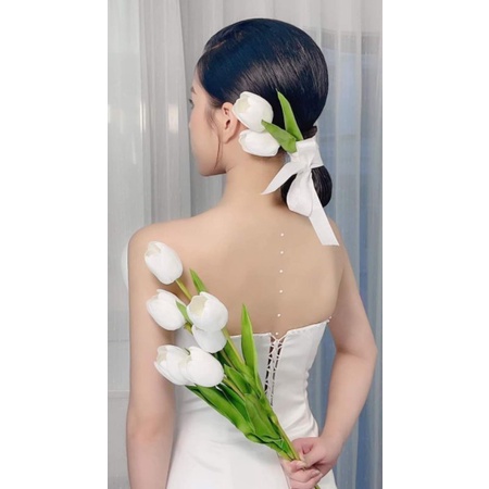 Hoa cầm tay cô dâu, chụp ảnh cô dâu
