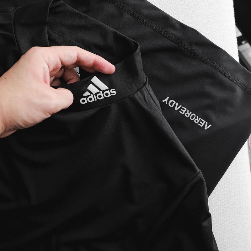 ÁO ADIDAS GOLF LÓT TRONG ÁO ADIDAS GOLF DÀI TAY CAO CỔ