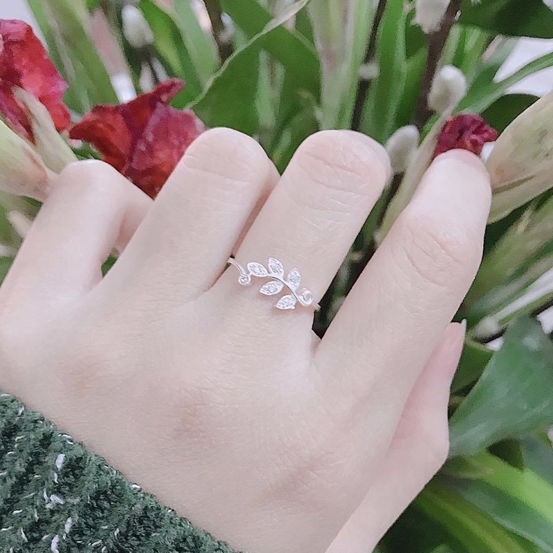 Nhẫn nữ bạc ta tặng kèm hộp đựng - nhẫn chiếc lá - nhẫn đính đá sáng bóng sang chảnh - Trang Sức Bạc 9999