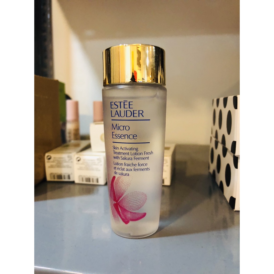 NƯỚC THẦN MICRO ESSENCE ESTEE LAUDER THẦN THÁNH BẢN SAKURA -  Tinh Chất Hoa Anh Đào LÀM DỊU VÀ HỒI SINH DA.