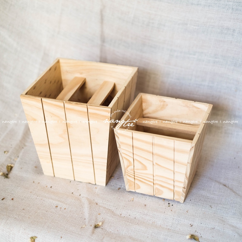 Chậu gỗ sọc caro trang trí - Cắm hoa - Wooden flower pot (25x21x18cm)