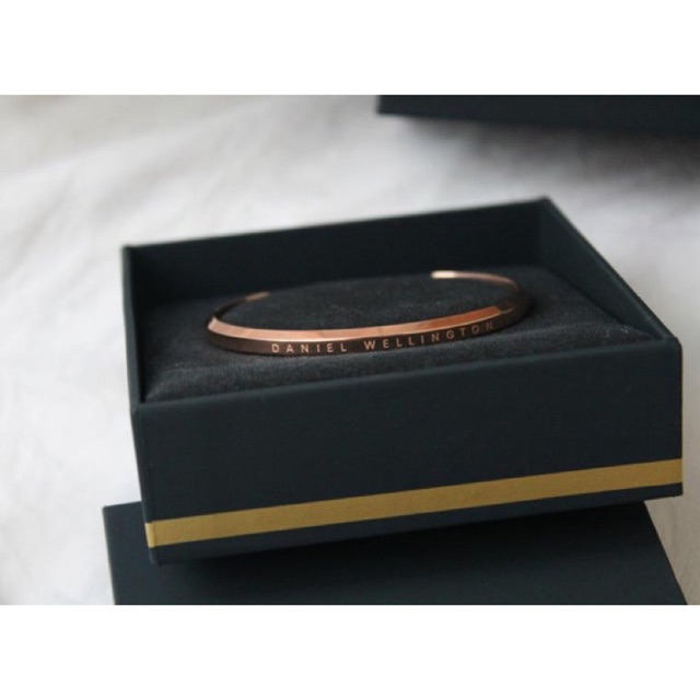 Vòng Tay Nam Daniel Wellington Classic Cuff Rose Gold DW00400001 CLRG (L)