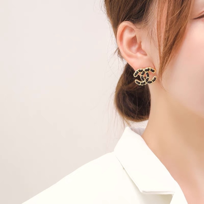 Bông tai xi mạ ngọc trắng đá sang chảnh