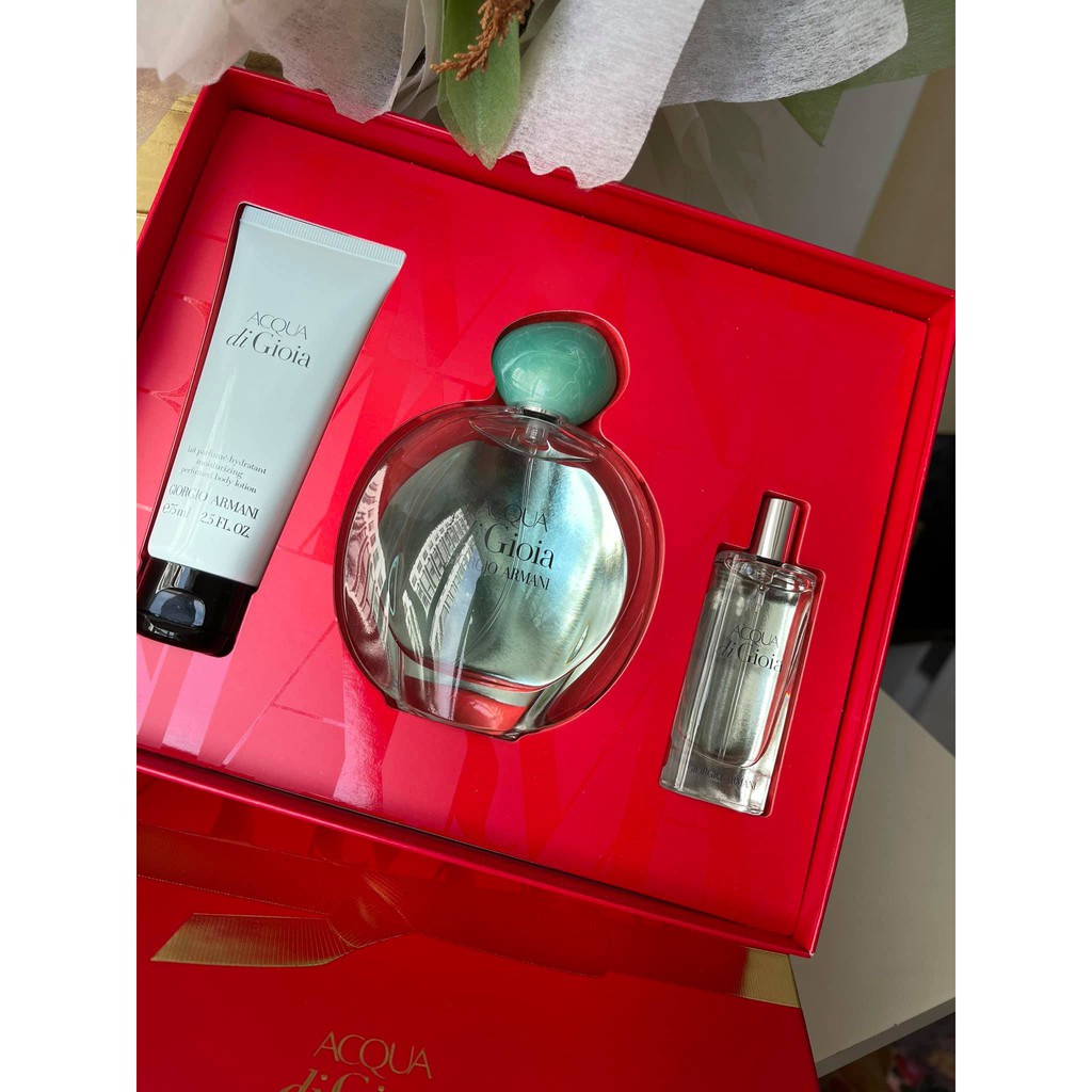 Set nước hoa nữ chính hãng GIORGIO ARMANI nằm trong top 10 mùi hương yêu thích mọi thời đại | Thế Giới Skin Care