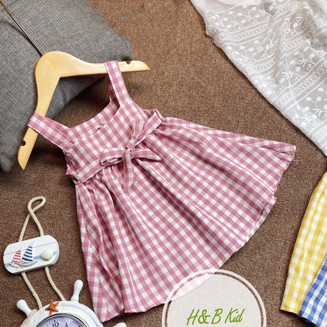 Đầm caro cho bé gai