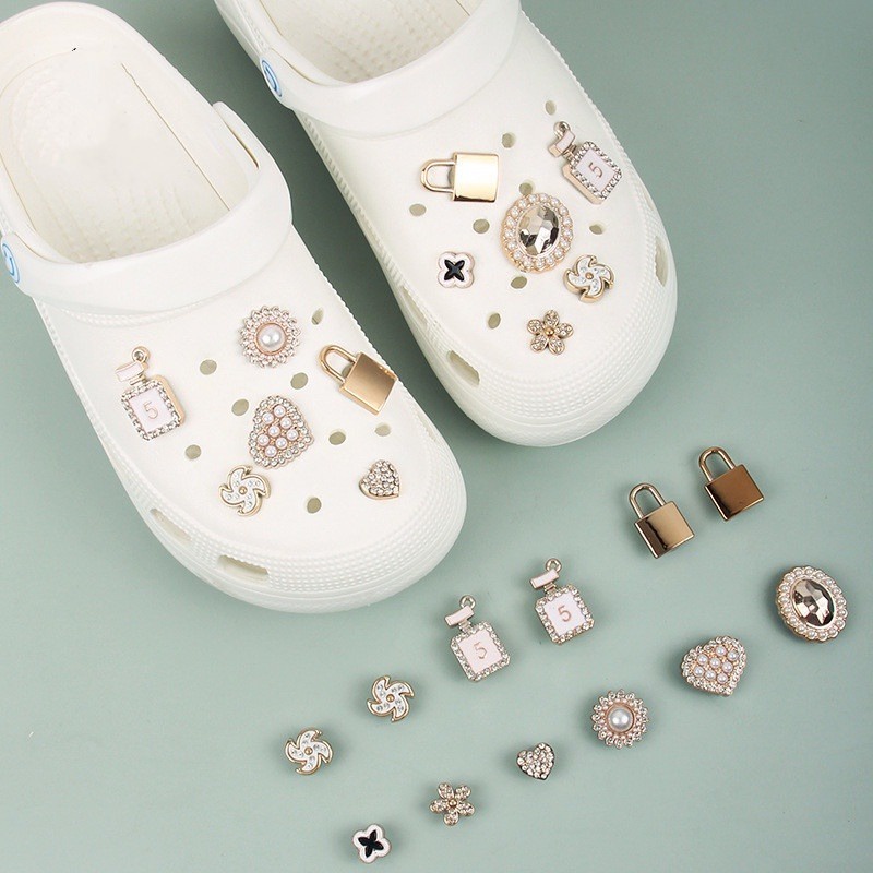 Khóa Giày Ba Chiều Đính Đá Mặt Cười Jibbitz Bts Trang Trí Giày Crocs