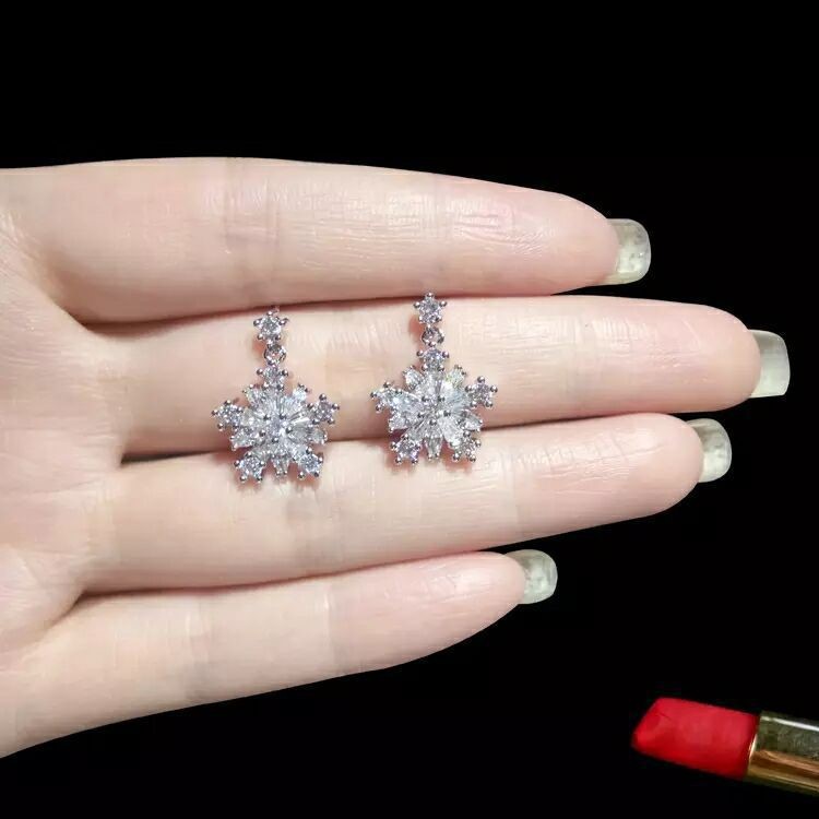 Khuyên Tai Mạ Bạc 925 Mặt Hoa Tuyết Khảm Đá Lấp Lánh Thanh Lịch Phong Cách Hàn Quốc