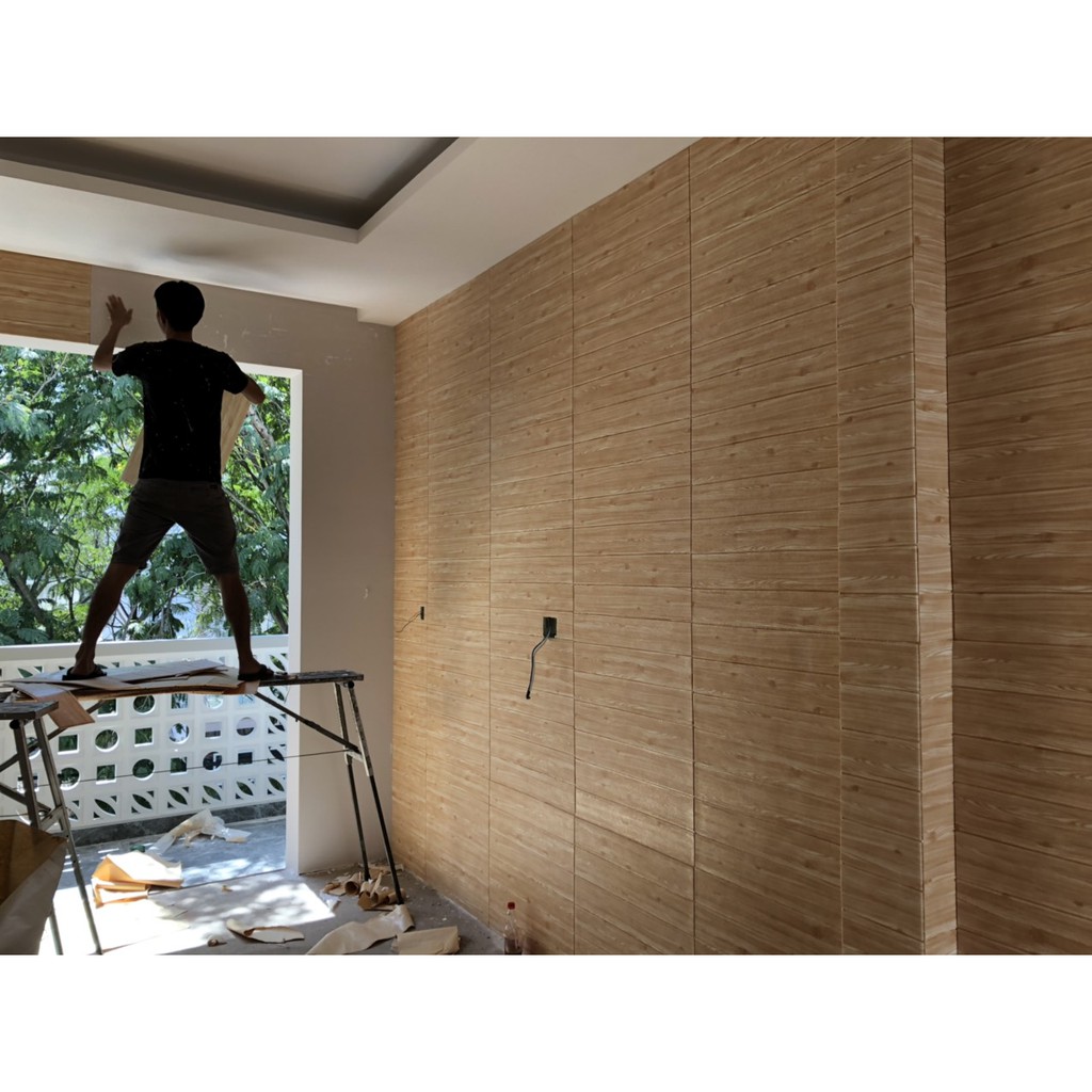 Xốp dán tường giả gỗ 3D kt 70 x70cm vàng nhạt sang trọng