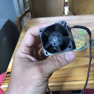 Xả hàng. Quạt phản lực mini