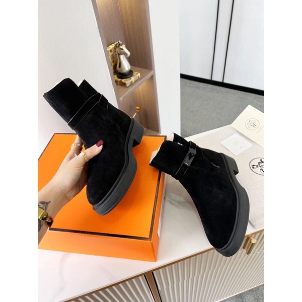 giày bốt cổ ngắn Hermes cao cấp 2021 chất liệu da bò nhập khẩu lót da bò nhung bò đế ngoài cao su.