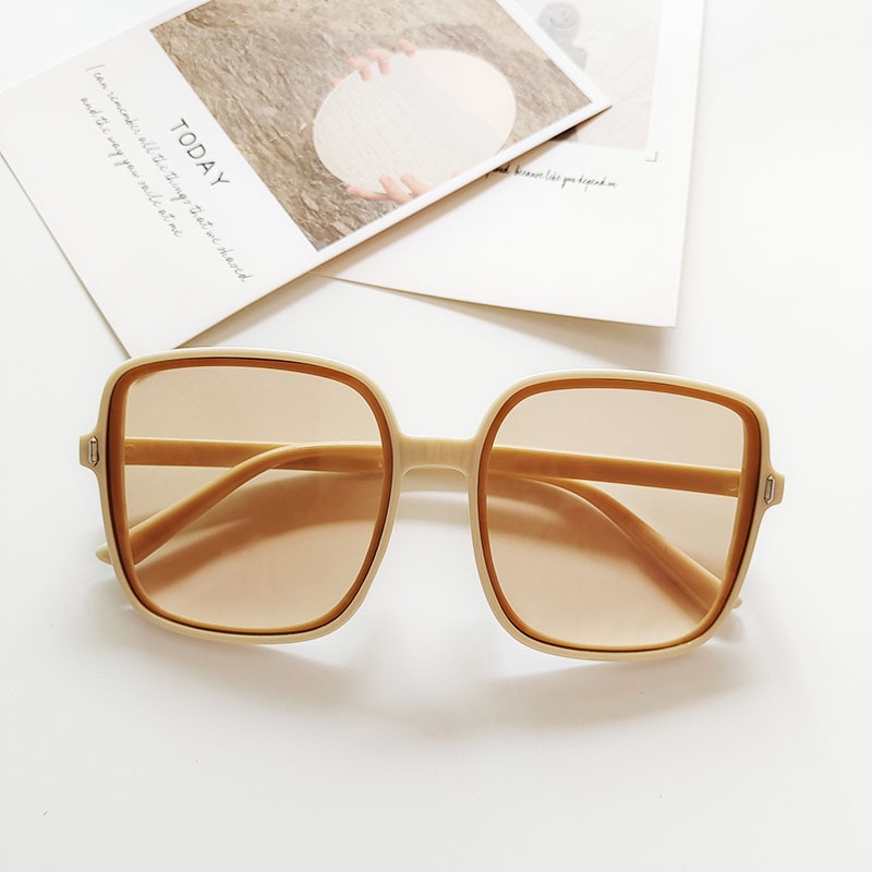 Kính Mát Gọng Vuông Chống Tia UV Phong Cách Vintage Thời TrangKính Mát Bản Lớn Cho Nữ