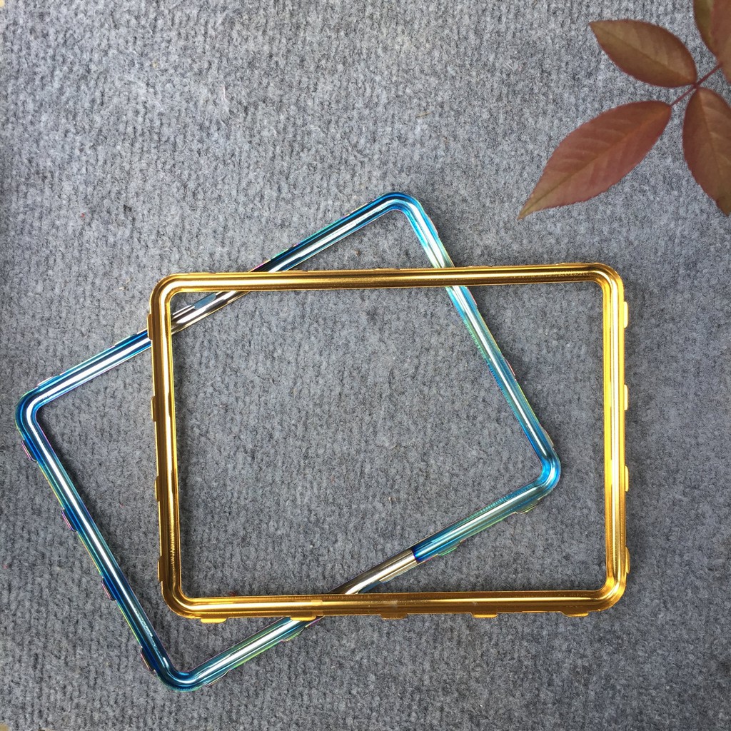 Khung biển số  7 màu/titan gắn xe máy