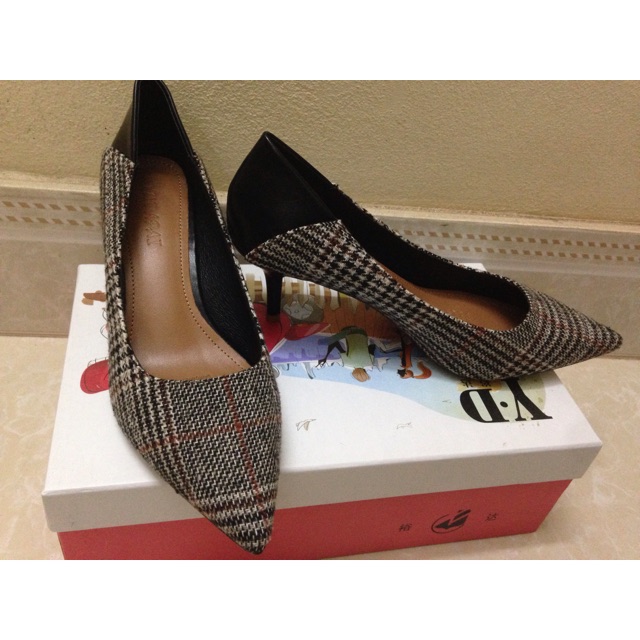 Giày cao gót Yd lẻ size 230 giảm giá 100k