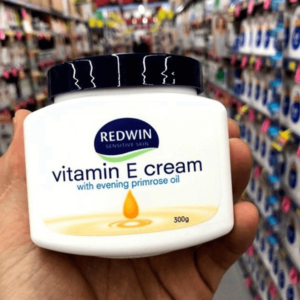 Kem Dưỡng Ẩm Trắng Da Redwin Của Úc Cream Vitamin E 300g - Giúp Dưỡng Da Mặt Hết Khô, Nứt Nẻ