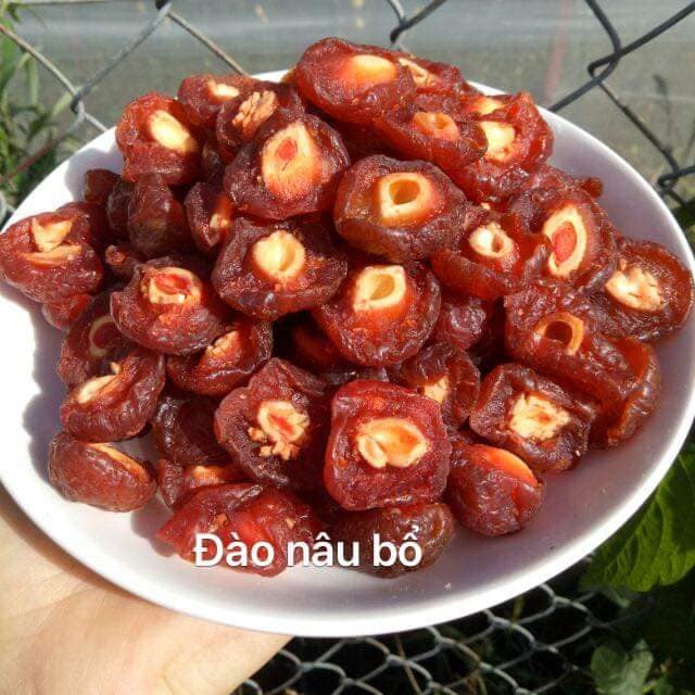 Ô mai đào nâu bổ đôi sấy dẻo hộp 500g.