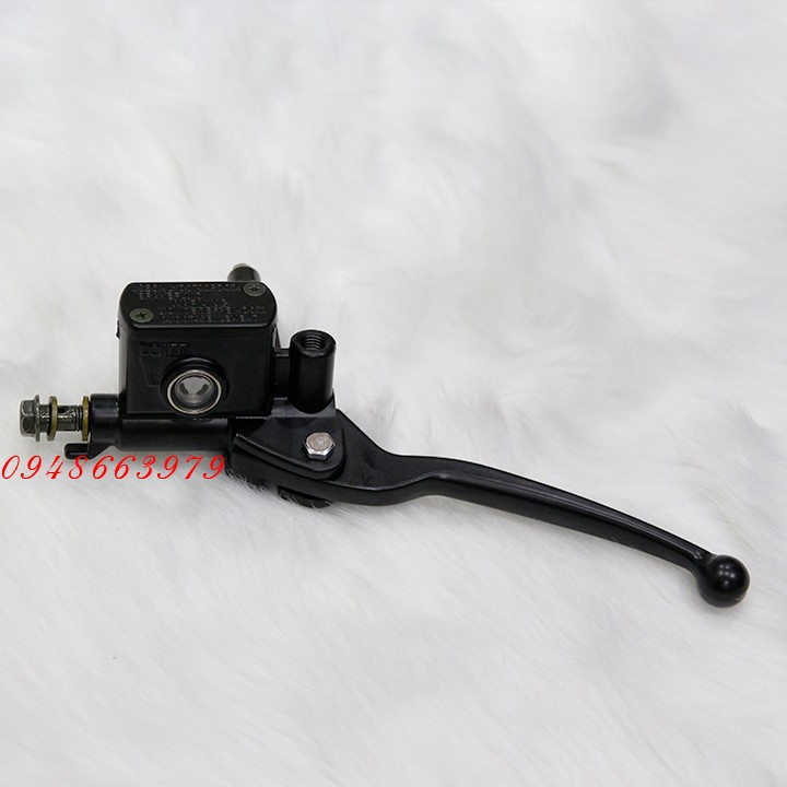 Tay dầu trái nissin.