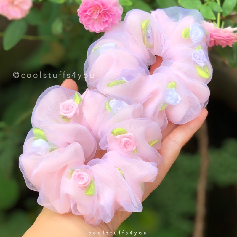 SET 2 SẢN PHẨM : scrunchies voan hai lớp thêu hoa hồng