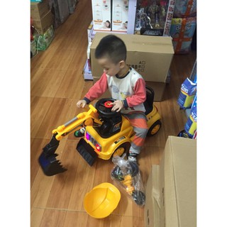 Xe Cần Cẩu Ủn Chân Cho Bé