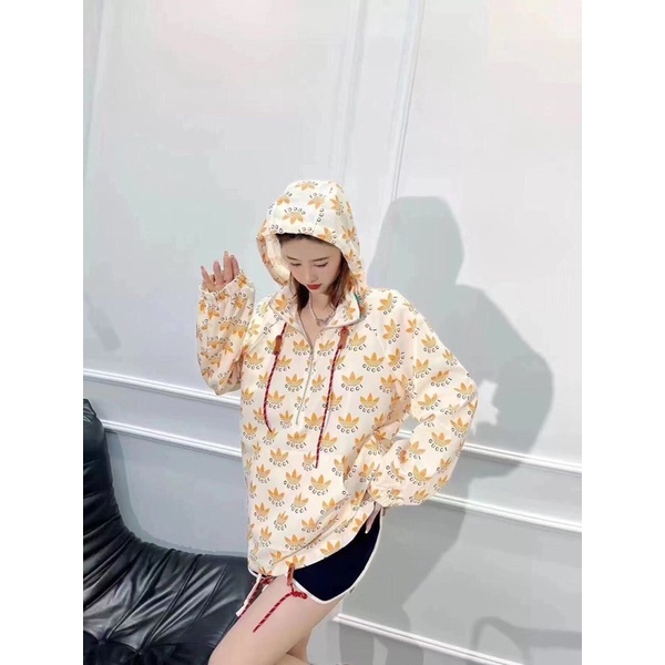 Áo khoác thể thao mũ có thể tháo rời hoạ tiết logo Adidas x Gucci GC cao cấp