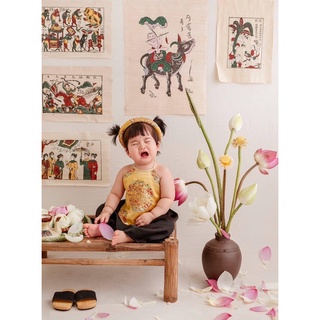 Yếm gấm trang phục tết trung thu