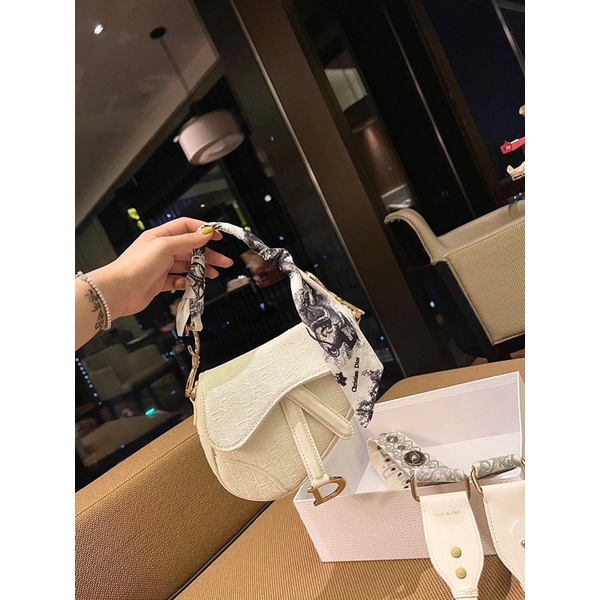 Túi xách/ túi đeo chéo nữ thương hiệu Dior CD cao cấp dáng yên ngựa chất liệu da thật dập logo Dior