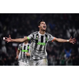 Bộ quần áo bóng đá clb juvetus cr7 mẫu mới