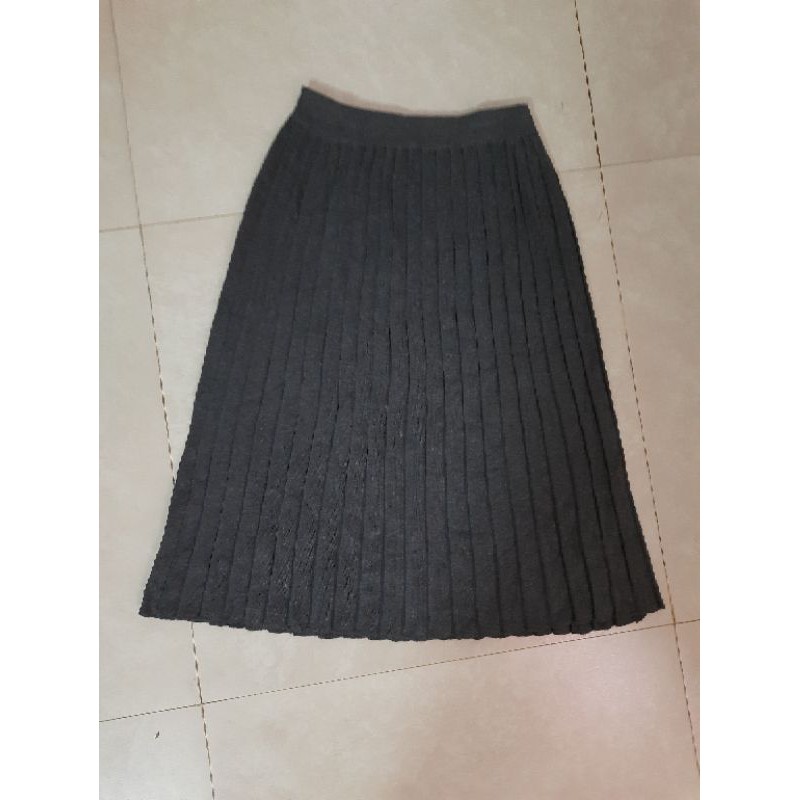 Thanh lý chân váy len tăm dáng xếp ly xòe used
