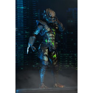 Mô hình NECA Ultimate City Hunter Predator Battle Damage