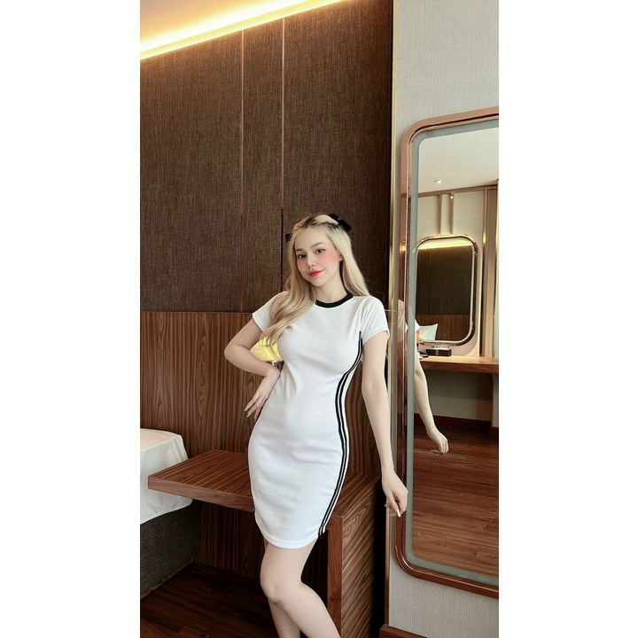 Đầm cổ tròn tay ngắn ôm body kiểu sọc 2 bên cực xinh , chất thun bozip mềm mịn