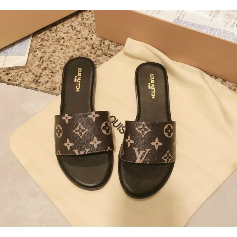 🌼Dép lê lv basicHoạ tiết lv sang chảnh, siêu hot hit mùa hèSỉ size 35-39#le lv