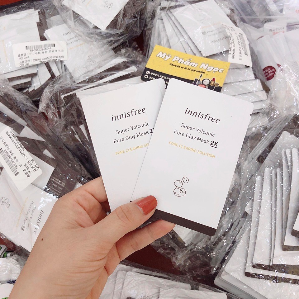 1 gói sample Mặt nạ đất set tro núi lửa Innisfree