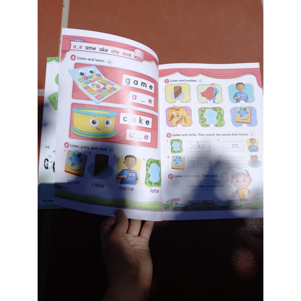 Bộ Oxford Phonics world: level 3 có MP4,MP3