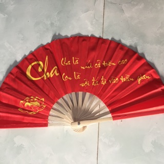 1chiếc quạt lụa