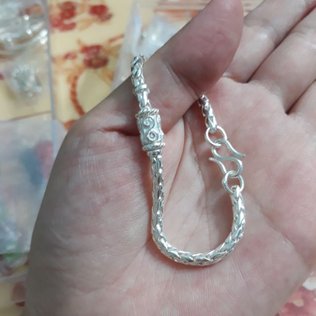 Lắc bạc trẻ em đeo khỏe đẹp