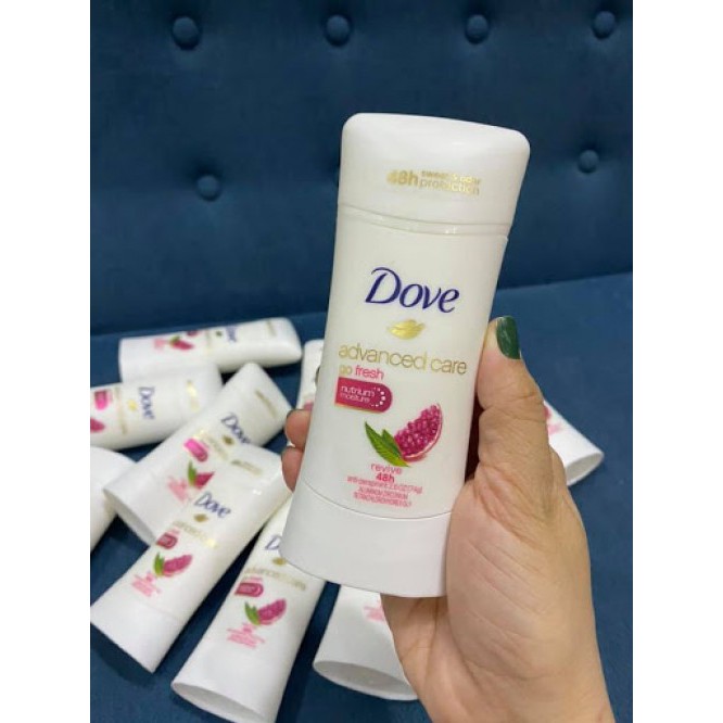 Lăn khử mùi Dove Advanced Care 48h giúp loại bỏ mùi hôi và chống ẩm ướt 74g mt89