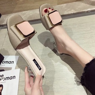 Dép đế vuông