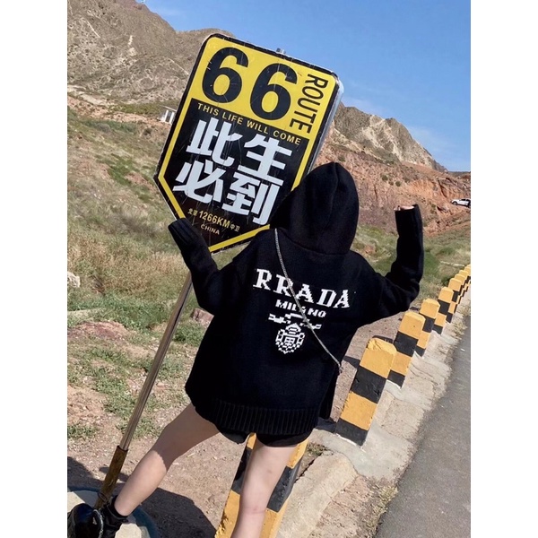 Áo khoác nỉ Prada có mũ trẻ trung phong cách