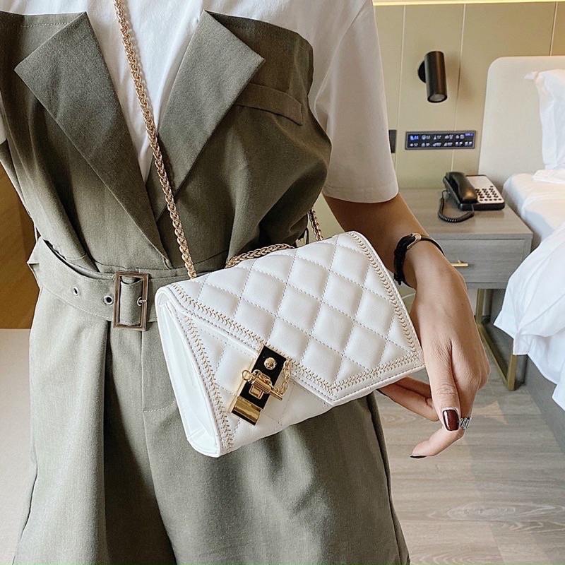Túi đeo chéo khoá cài trần ô vuông chất da mềm mịn, kiểu dáng vintage hàn quốc