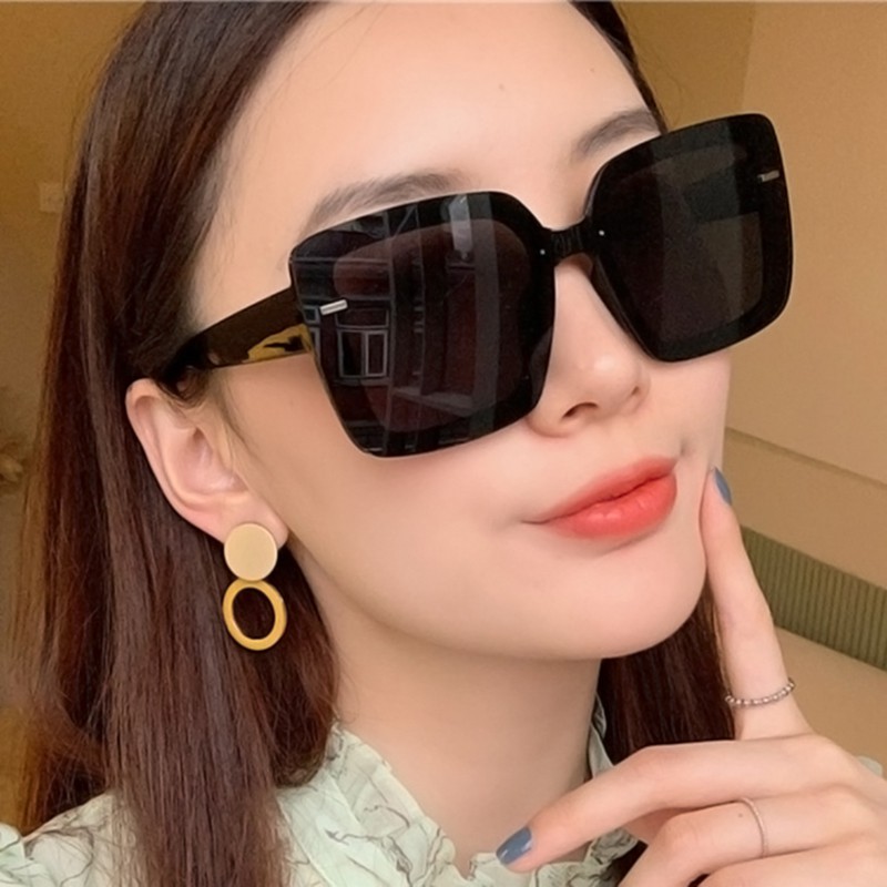Kính mát gọng nhựa thiết kế thời trang tùy chọn màu sắc