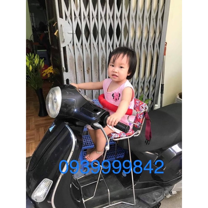 Ghế ngồi xe máy Vespa LX125 có đai ngang bụng