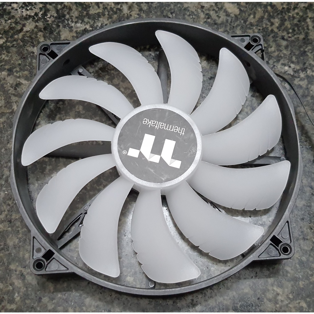 Fan Quạt tản nhiệt Thermaltake 200 ARGB