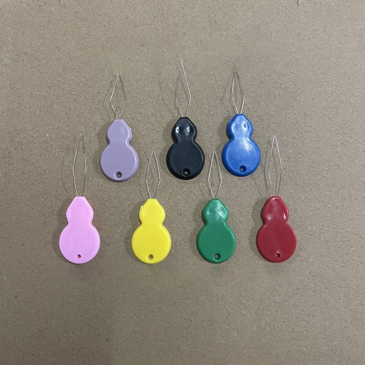 1 Dụng Cụ Xỏ Kim Chỉ Bằng Nhựa