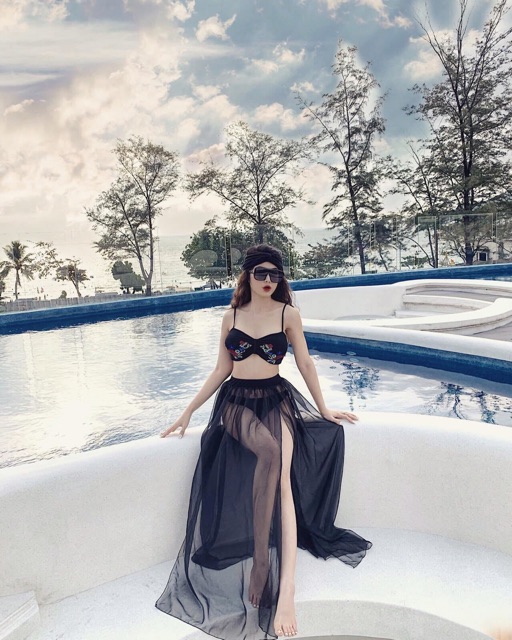 Bikini set 3 món với váy dài sang chảnh